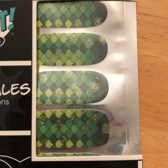 Espionage Cosmetics Nail Wrap Wyvern Scales - Picture 3 of 3